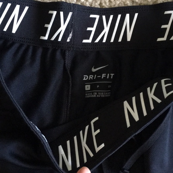Nike Shorts Small - Picture 2 of 4